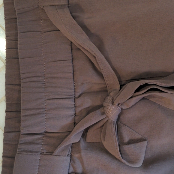 Mauve or black dress shorts - Picture 2 of 4
